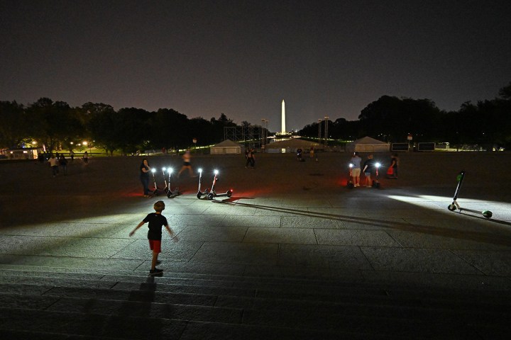 DC Street Photography at the Lincoln Memorial